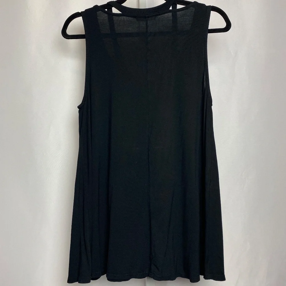 💙5/$15. Entro Sleeveless Black Strappy Neckline Flowy Emo Fairy Goth Top Small